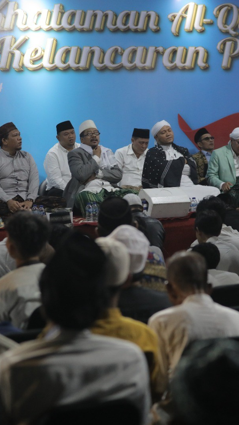 <br>Malam Jelang Pencoblosan, TKN Prabowo-Gibran Gelar Doa dan Khataman Alquran