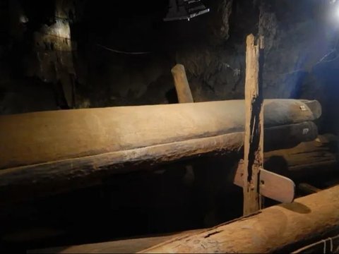 Mystery of the Discovery of a Giant Wooden Coffin in a Cave in Thailand, 2300 Years Old