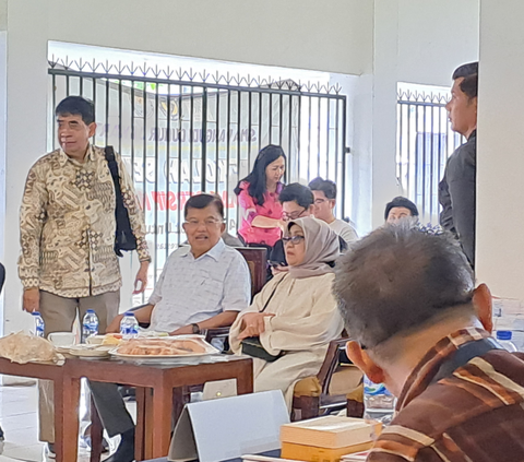 Pamer Jari Telunjuk, Jusuf Kalla Sudah Berikan Hak Suara