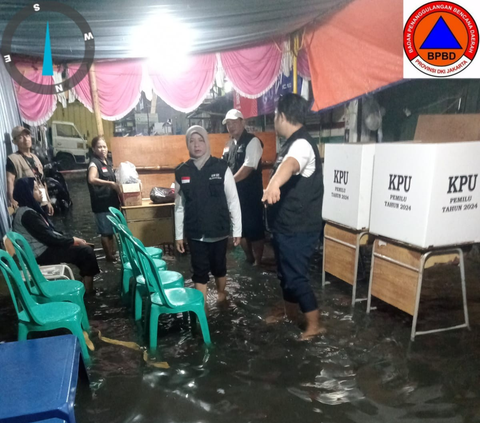Isnawa menyebut sejumlah TPS yang terdampak banjir didominasi di kawasan Jakarta Barat. Beberapa TPS akhirnya dipindah ke lokasi lain. 