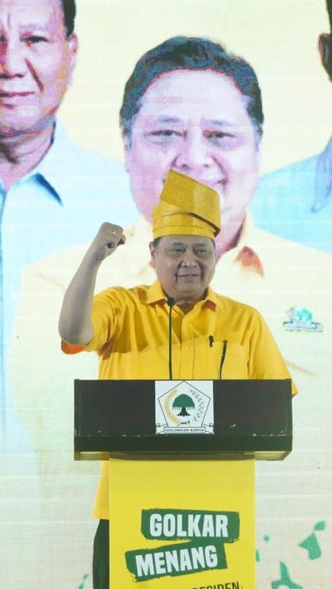 Viral Pria Asal Korsel Chong Sung Kim Nyaleg Lewat Golkar, Begini Respons Airlangga