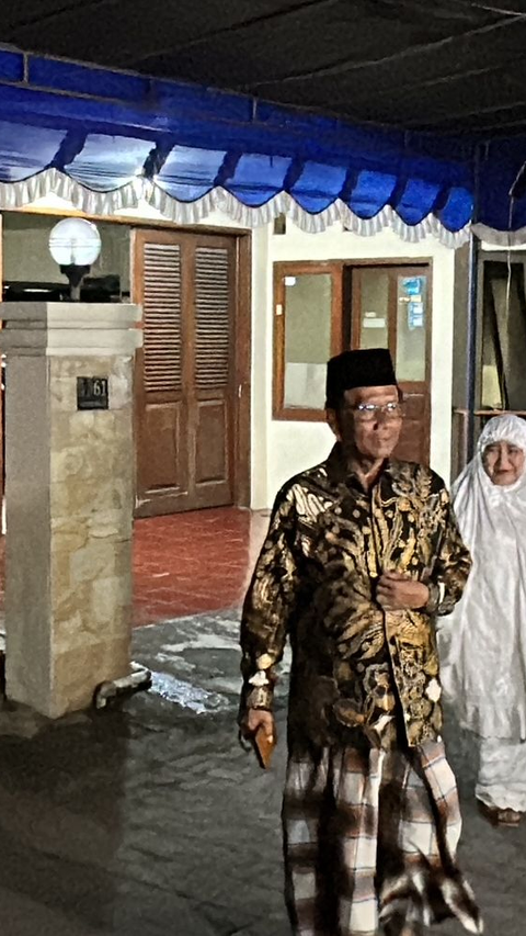 Usai Nyoblos, Mahfud MD Langsung Terbang ke Jakarta Bertemu Megawati Nobar Quick Count