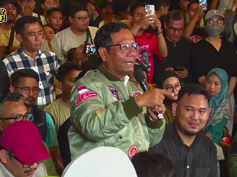 Usai Nyoblos, Mahfud MD Langsung Terbang ke Jakarta Bertemu Megawati Nobar Quick Count