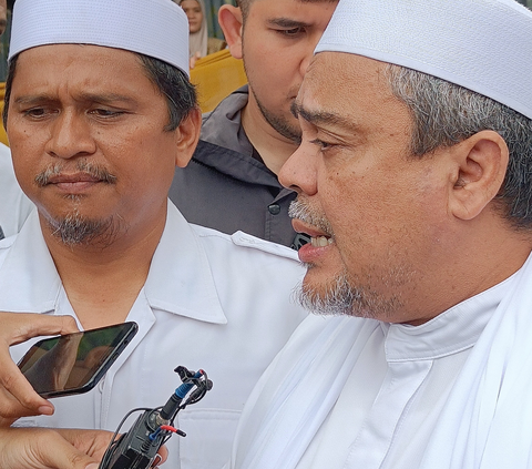 Potret Habib Rizieq Nyoblos di TPS Petamburan, Begini Respons Ditanya soal Anies-Cak Imin