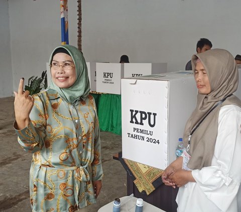 Prabowo-Gibran Menang Tipis dari Anies-Cak Imin di TPS Keluarga Ratu Atut Mencoblos