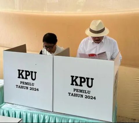 Very Diligent, This is the Moment of Foreign Minister Retno Voting in Depok while Officers are Still Preparing