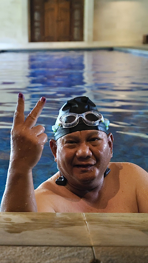 Gaya Prabowo Berenang Usai Nyoblos & Bicara Santai Nasib Masa Depan: Saya Tidak Takut!
