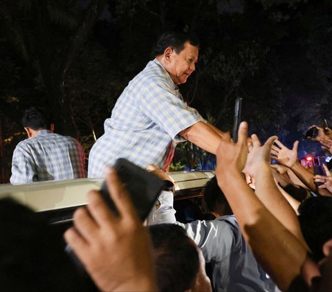 FOTO: Pidato Kemenangan Versi Quick Count: Prabowo Cerita Kenal Semua Presiden, Gibran Curhat soal Samsul