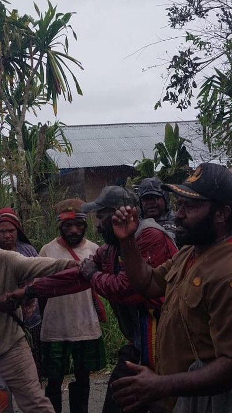 Viral Polisi Amankan TPS di Papua Diserang Orang Tak Dikenal, Begini Kronologinya