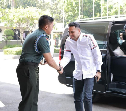 10 Potret Ganteng Raffi Ahmad Bareng Mayor Teddy Curi Perhatian, Netizen 'Incaran Para Wanita'