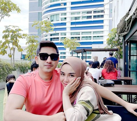 Medina Zein Divorces Lukman Azhari from Behind Bars, Revealing 3 Reasons for Ending Their Marriage