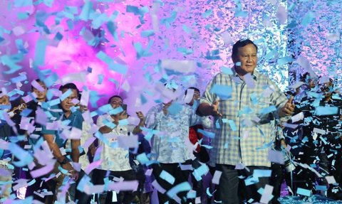 Prabowo Sebut Kenal Dekat Presiden ke-2, Pendukung Teriaki Balikan, Titiek Soeharto Senyum-senyum Malu Sambil Melirik Sang Anak