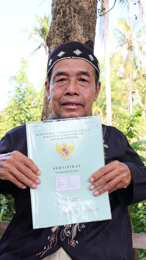 Harunya Nelayan dari Serang Terima Sertipikat Tanah Langsung dari Menteri ATR/Kepala BPN