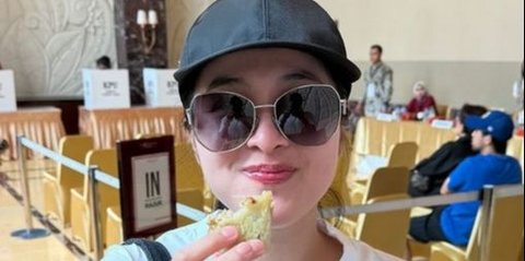 Potret Kompak Sandra Dewi dan Suami saat Nyoblos ke TPS, Penampilan Harvey Moeis Bikin Salfok 'Rafa Gede Lagi Nyoblos'