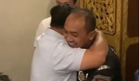 Pada kesempatan tersebut, Prabowo pun mengungkapkan rasa terima kasihnya atas dedikasi para anggota polisi tersebut.<br>