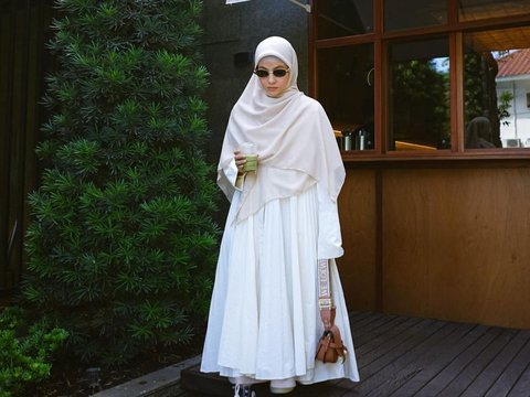 Comfortable and Syar'i, Natasha Rizky's Choice Hangout Outfit
