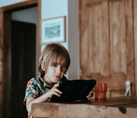 Excessive Screen Time Can Trigger Emotional Development Disorders in Children