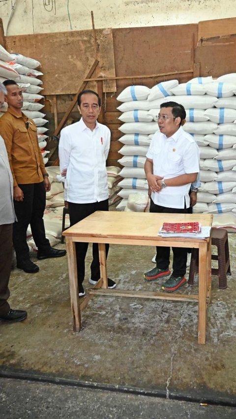 Presiden Pastikan Beras SPHP Bulog Sudah Membanjiri Pasar Induk Cipinang