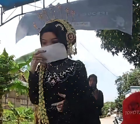 Miscellaneous Elections: Mistaken for Cosplay, Bride with Makeup and Complete Bridal Clothes Leaves Reception for Voting