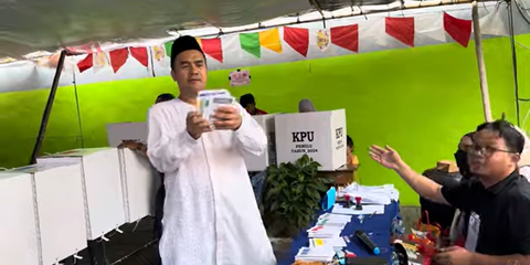 Usai Nyoblos Saipul Jamil Langsung Makan Siang di Warteg, ini Menunya Sederhana Banget