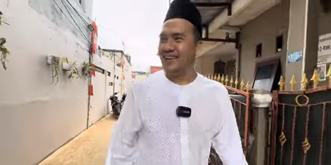 Usai Nyoblos Saipul Jamil Langsung Makan Siang di Warteg, ini Menunya Sederhana Banget