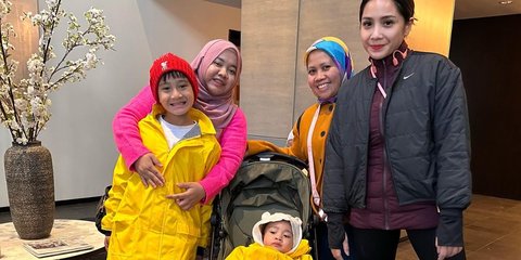 Tingkah Lucu Rayyanza Ngajak Rafathar Joget di Mall, Lala 'Malu Atuh De Aa'