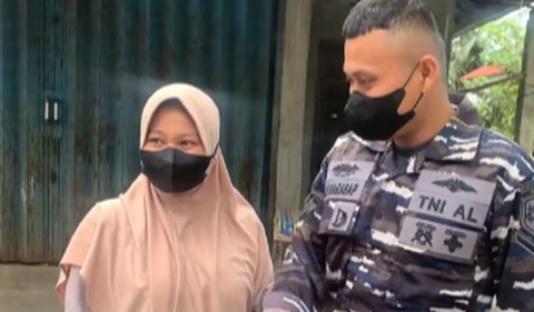 Perempuan pemilik akun tersebut menceritakan kedekatannya dengan sang adik yang merantau jauh ke Surabaya untuk menjadi prajurit TNI AL.<br>