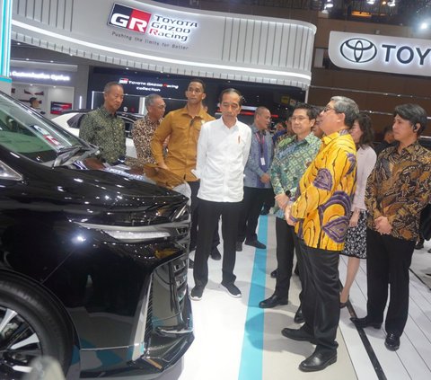 Presiden Jokowi Kepincut Mobil Toyota Yaris Cross HEV, Ternyata Segini Harganya