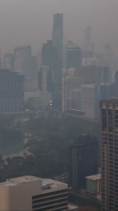 FOTO: Penampakan Asap Tebal Polusi Udara Kepung Bangkok, Warga Diminta WFH