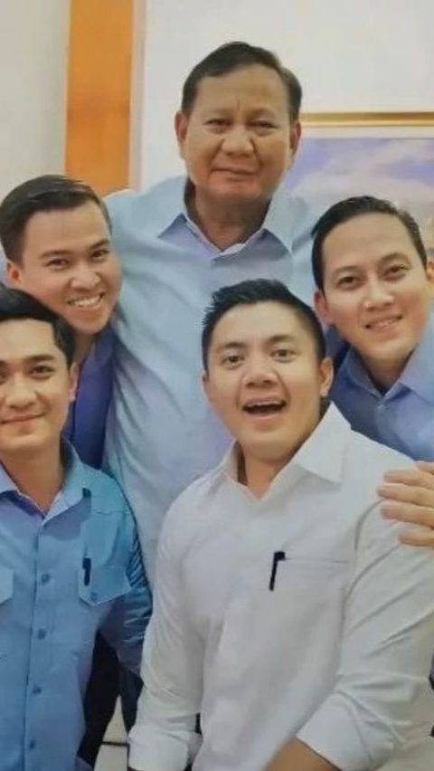 Momen Gemas Prabowo Dipeluk 'Gemoy' 3 Sespri, Gibran Dibopong Mayor TNI Teddy