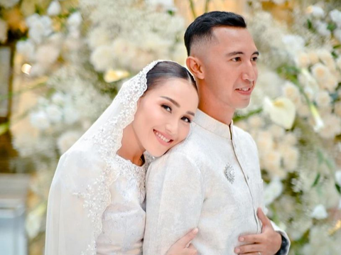 Ayu Ting Ting Ready to Give Birth to Live Life from Scratch After Officially Becoming the Wife of Lettu Muhammad Fardhana