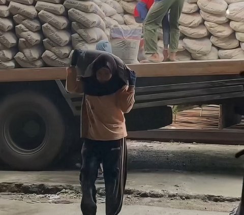 Latest News of the Beautiful Girl Who Became a Brick Carrier for a Day, Lifted 850 Bags of Cement, Already Graduated from College Making Netizens Fall in Love Even More