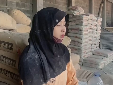 Latest News of the Beautiful Girl Who Became a Brick Carrier for a Day, Lifted 850 Bags of Cement, Already Graduated from College Making Netizens Fall in Love Even More