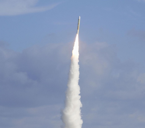 FOTO:  Setelah Sempat Dua Kali Gagal, Akhirnya Jepang Sukses Kirim Dua Satelit dengan Roket H3 Sampai ke Orbit Bumi