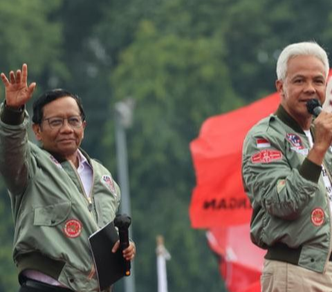 Dia juga membantah dalam kondisi tak kompak atau berpisah dengan Ganjar. Mahfud menegaskan selama empat hari tak bertemu dengan Ganjar itu hanya karena dia sedang umrah.<br><br>