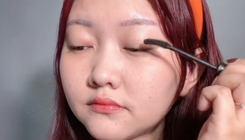 4. Use Eyelash Curler and Mascara