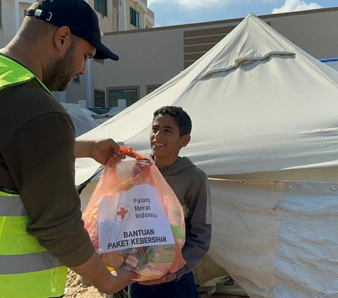 PMI Kembali Distribusikan Paket Kebersihan ke Pengungsi di Afara Gaza