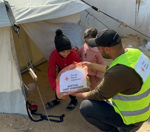 PMI Kembali Distribusikan Paket Kebersihan ke Pengungsi di Afara Gaza
