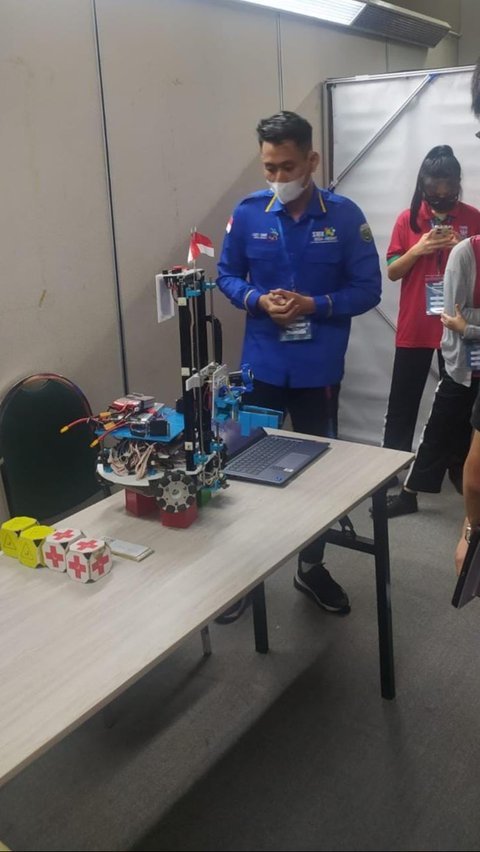 Siswa SMK 2 Palembang Ini Bikin Bangga Sumsel, Bawa Pulang Piala Kejuaraan Robotic Dunia