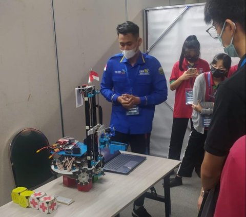 Siswa SMK 2 Palembang Ini Bikin Bangga Sumsel, Bawa Pulang Piala Kejuaraan Robotic Dunia