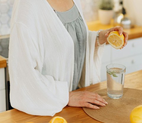 Lemon Water Often Claimed to Help Lose Weight, How Effective Is It?