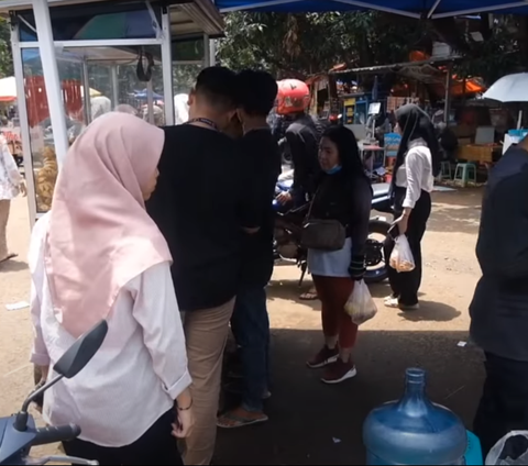 Kisah Inspiratif Pemuda Penjual Bakso Goreng Kaki Lima, Sukses Dapat Omzet hingga Rp8 Juta Per Hari