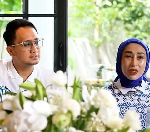 10 Potret Rumah Super Mewah Dokter Reza Gladys Kakak Ipar Siti Badriah, Area Lobby Bak Hotel Bintang Lima