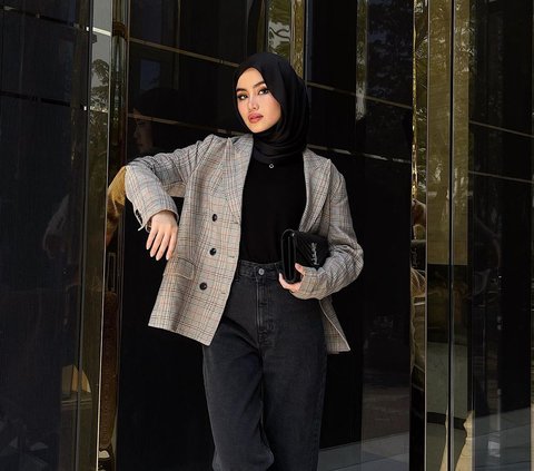 Classy Style Ideas for Hijabers with Bold Red and Maroon Touches