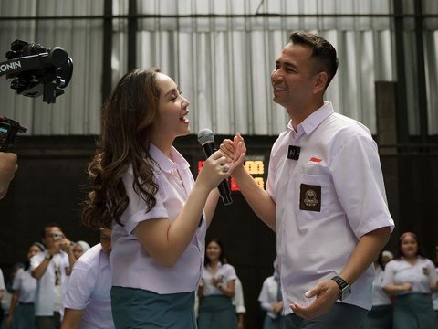 8 Portraits of Raffi Ahmad and Nagita Slavina Celebrating Birthday in High School Uniform, Remembering Time Acting Together in Soap Operas?