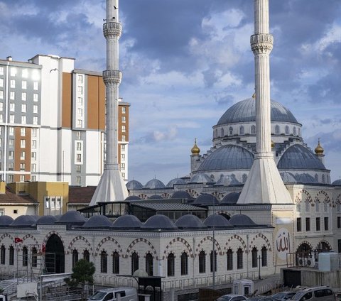 FOTO: Keren! Masjid-Masjid di Turki Buka Kelas Kebugaran untuk Jemaah Lansia