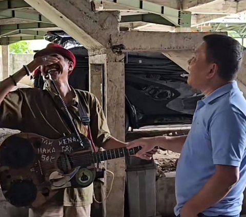 Jenderal TNI Dudung Jajal Gitar Pengamen, Ternyata Belum Ganti Sejak Ketemu Zaman Letkol