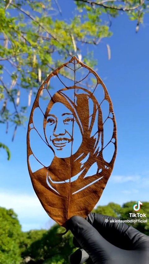 Ada juga lukisan atlet voli Indonesia yang namanya tengah naik daun di Korea Selatan, Megawati Hangestri.