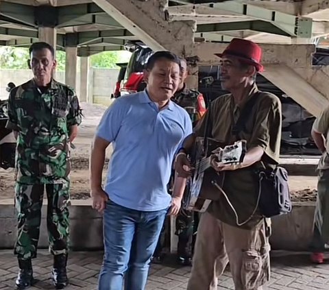 Jenderal TNI Dudung Jajal Gitar Pengamen, Ternyata Belum Ganti Sejak Ketemu Zaman Letkol