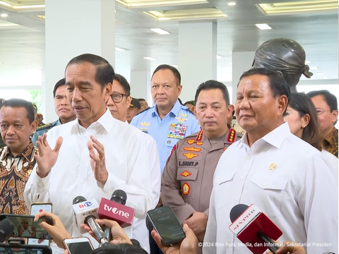 United in Wearing White Clothes, Prabowo Accompanies Jokowi to Inaugurate RSPPN Panglima Besar Soedirman in Bintaro